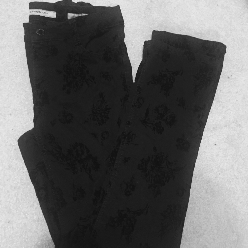 Black professional skinny pant w/ velvet detail